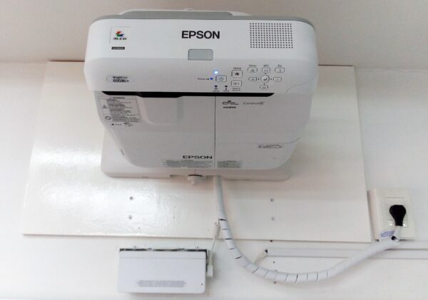 Epson BrightLink 695